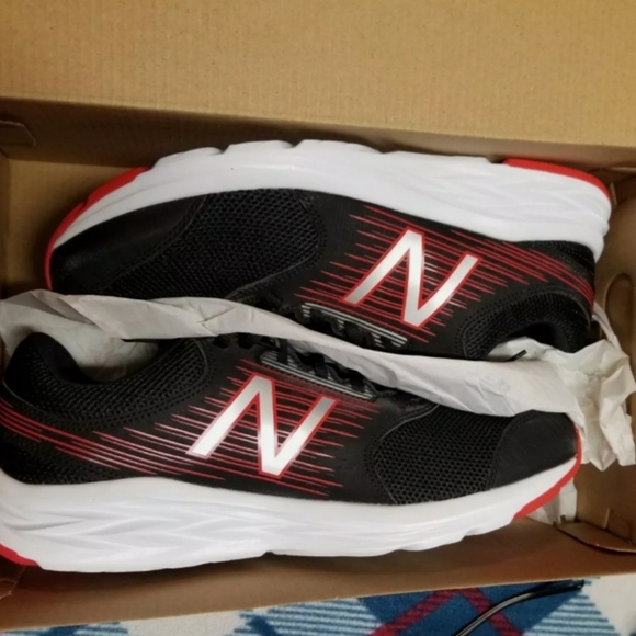 New Balance Men's Size 10.5 D Sneakers M411CR1 Red - Picture 3 of 6